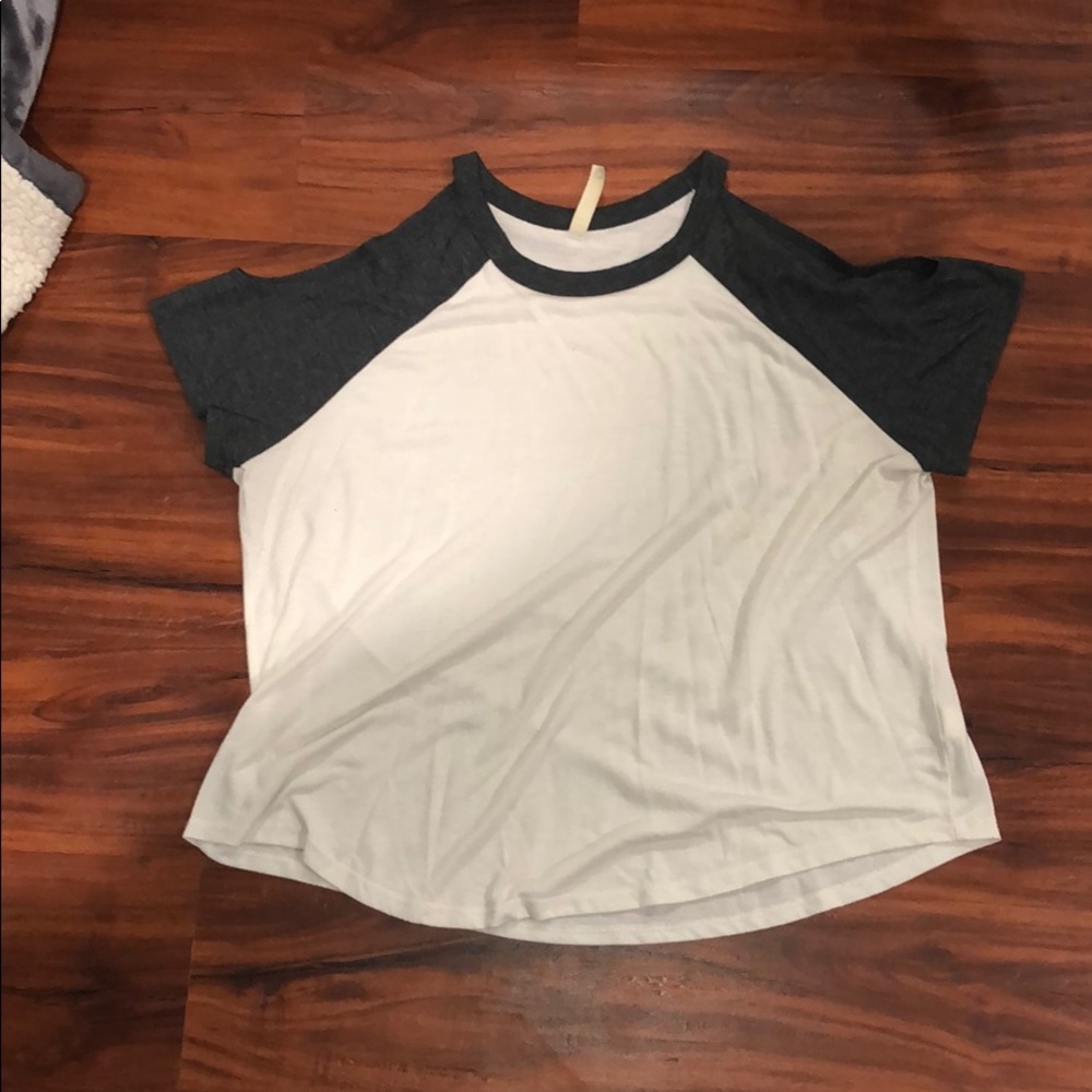 Gray and white tee